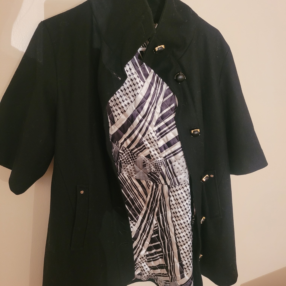 Black Short Sleeve Men's Jacket